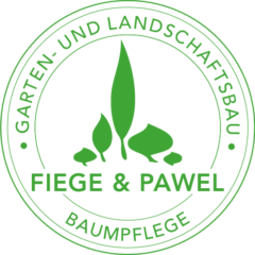 Grünes Logo: "GARTEN- UND LANDSCHAFTSBAU", "FIEGE & PAWEL", "BAUMPFLEGE" mit Blättern